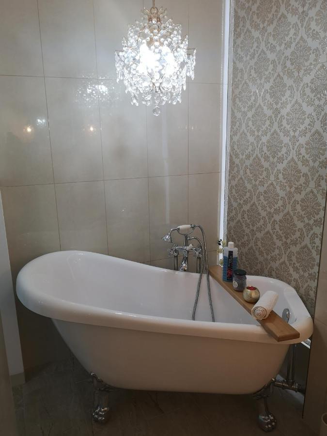 Penthouse Luxury Apartman Resicabánya Kültér fotó