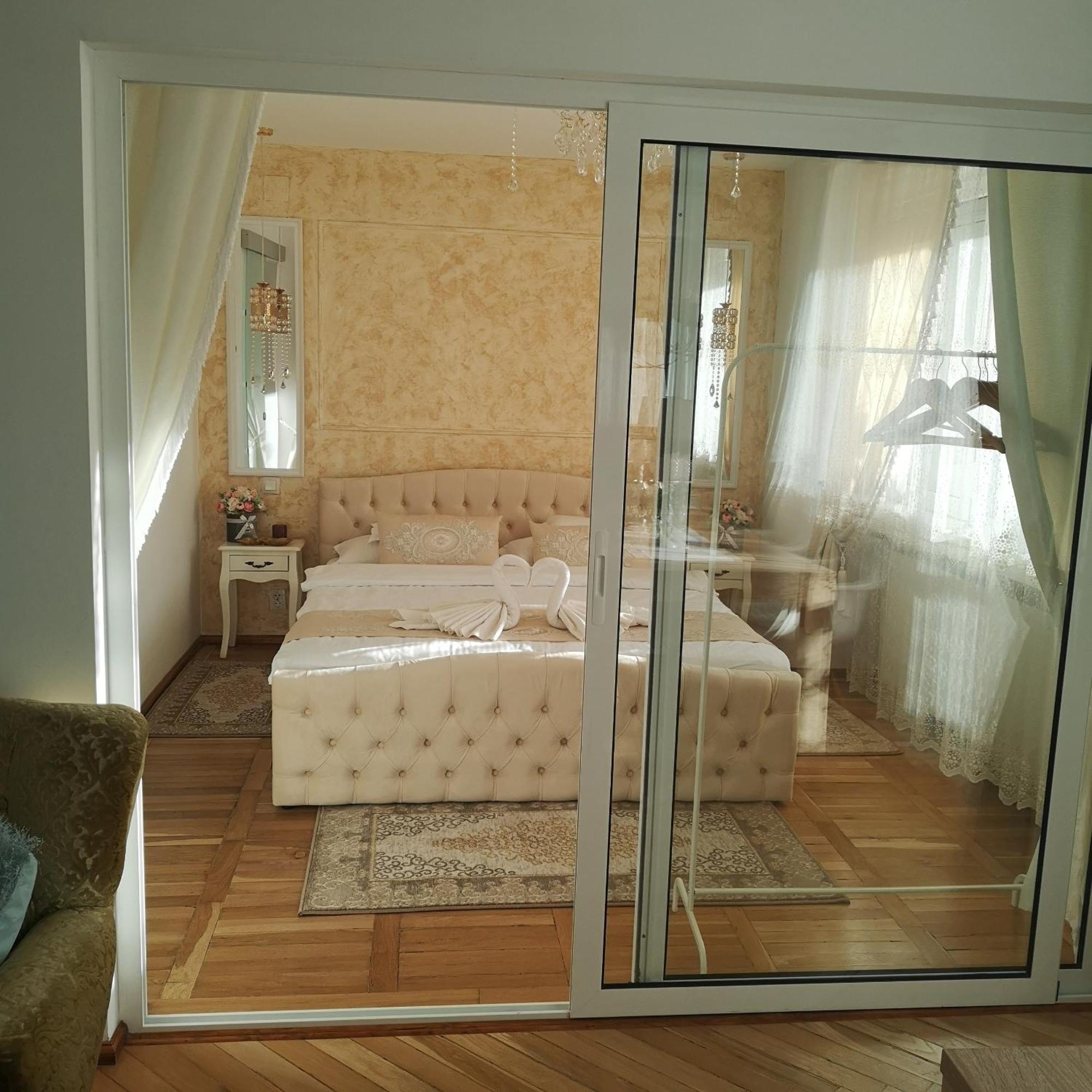 Penthouse Luxury Apartman Resicabánya Kültér fotó
