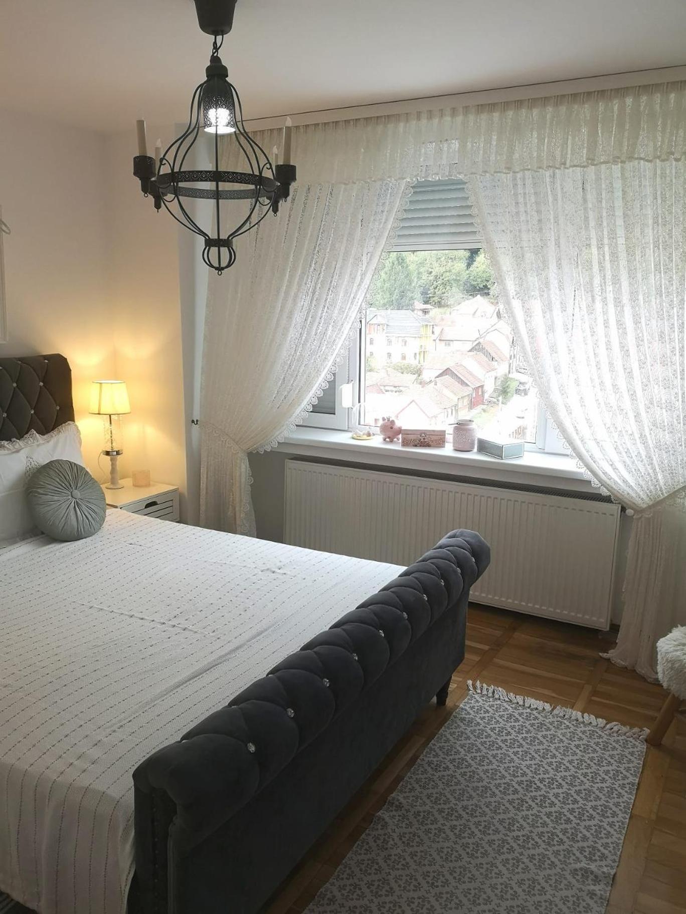 Penthouse Luxury Apartman Resicabánya Kültér fotó